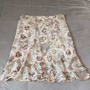 Unique Women's XL ruffle Skirt